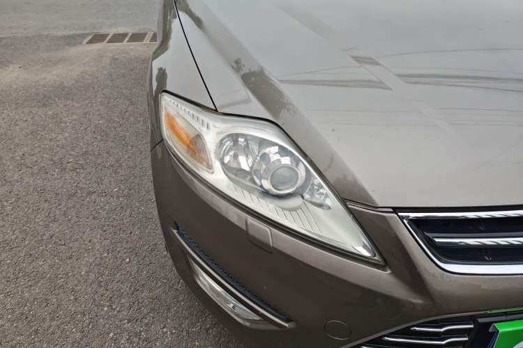 Used Ford Mondeo 2011 2.0L GTDi 200 Luxury Edition Right Front Headlight