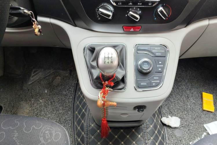 Used JAC Refine M3 2016 IKEA Edition 1.6L Luxury Smart Model Gear Lever