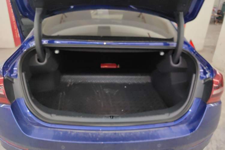 Used Hongqi H5 2022 Classic Model 1.8T Automatic Smart Connect Flagship Edition