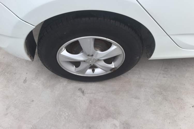 Used Hyundai Verna Ray 2014 1.4L Manual GLX Right Rear Wheel Hub