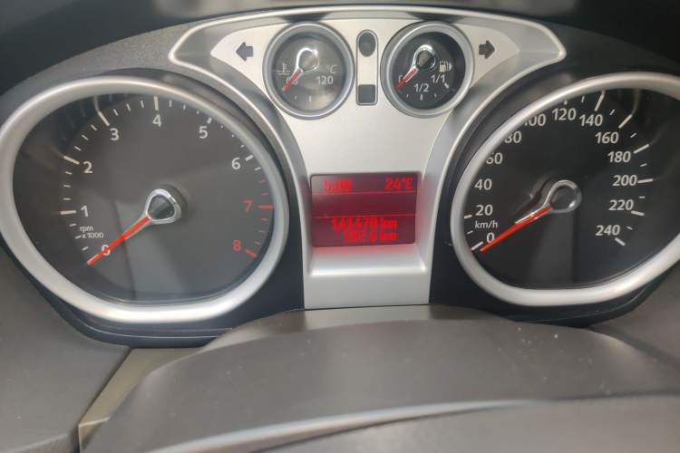 Used Ford Focus 2009 Sedan 1.8L Automatic Fashion Edition Odometer Close Up