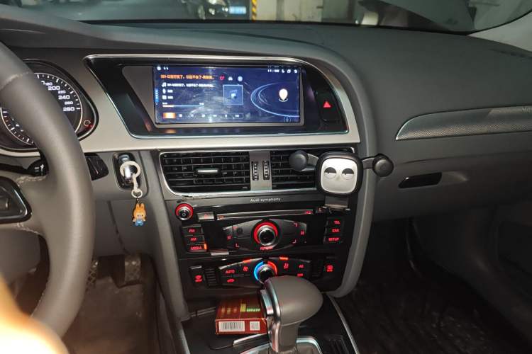 Used Audi A4L 2013 35 TFSI Automatic Standard Model Audio And AC Panel