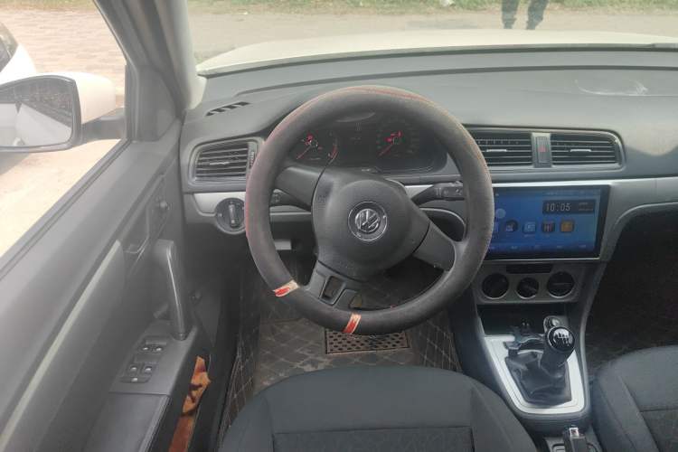 Used Volkswagen Lavida 2013 1.6L Manual Fashion Edition
