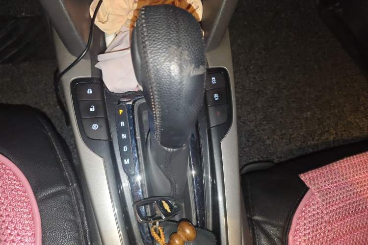 Used Chevrolet Malibu 2018 530T Automatic Fashion Edition Gear Lever