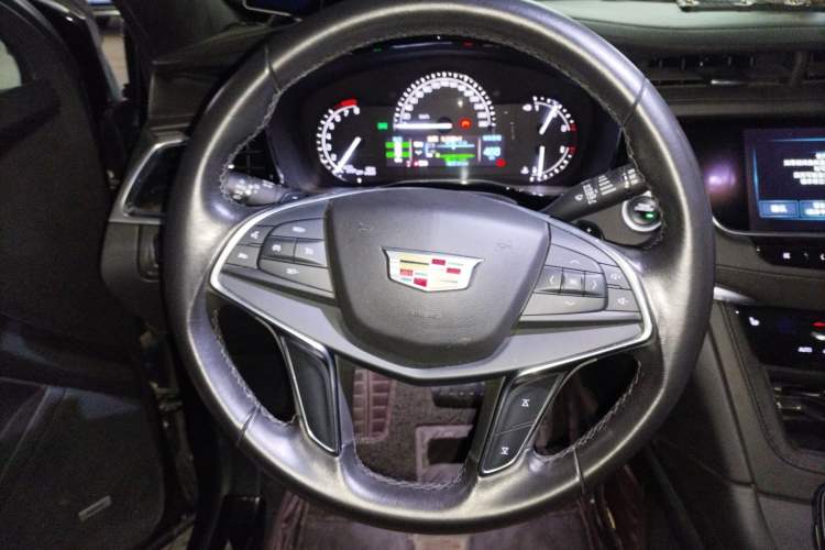 Used Cadillac XT5 2017 Anniversary Edition 28T Four-Wheel Drive Tech Model
