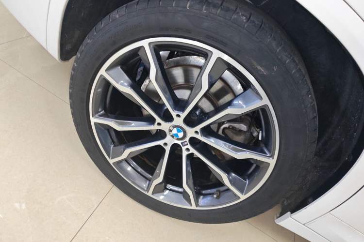 Used BMW X3 2023 Restyled xDrive30i Leading Edition M Night Sky Package Right Rear Wheel Hub