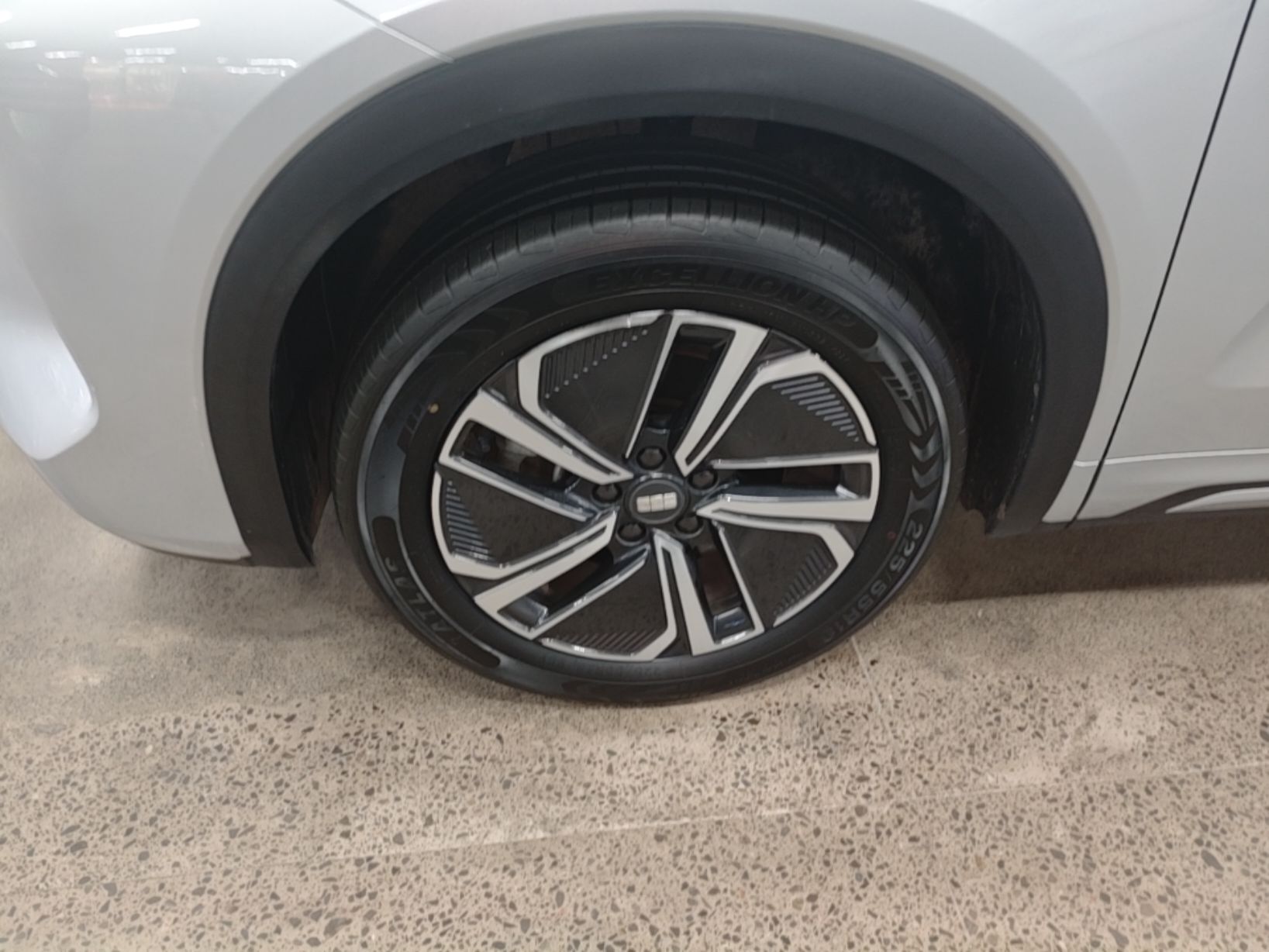 Geely Galaxy Xingjian 7 EM-i 2025 120km Exploration+ Version — снимка 10