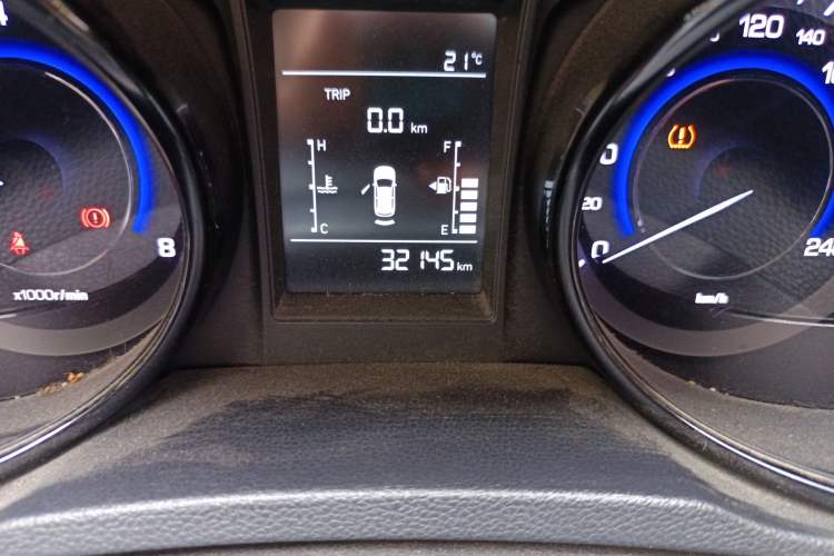 Used CHANGAN CS15 2016 1.5L Manual Luxury Edition Odometer Close Up