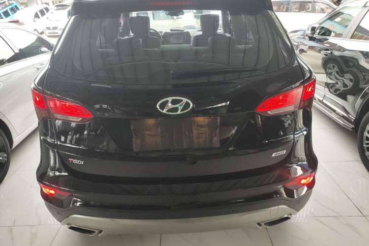 Used Hyundai Santa Fe 2017 2.0T Automatic All-Wheel Drive Smart 7-Seater