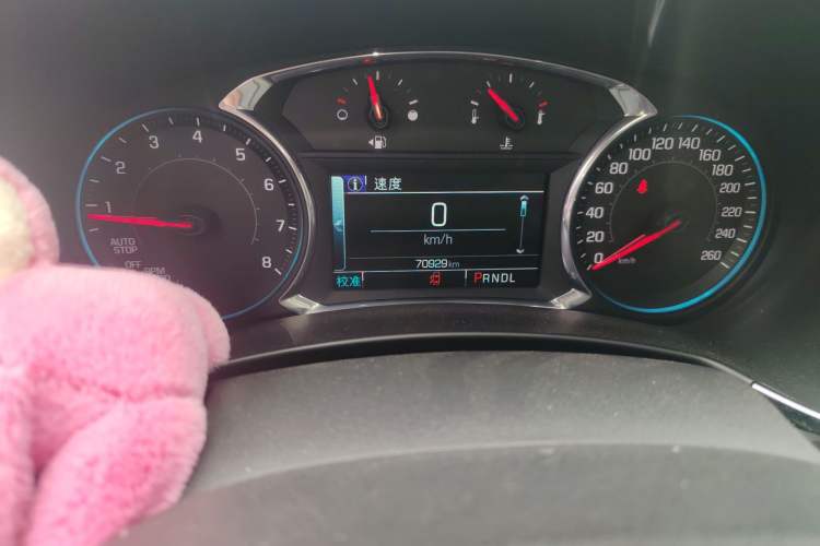 Used Chevrolet Equinox 2018 RS 550T Automatic All-Wheel-Drive Boundary Edition Odometer Close Up