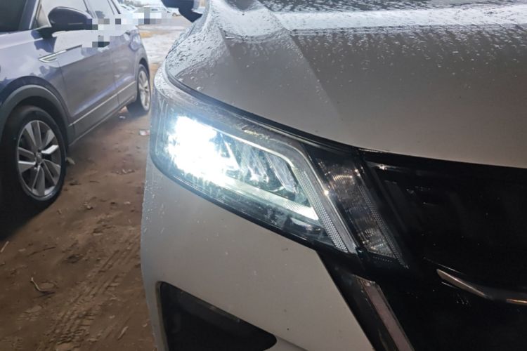 Used Wuling Asta 2022 2.0L DHT Electric-Speed Version Right Front Headlight
