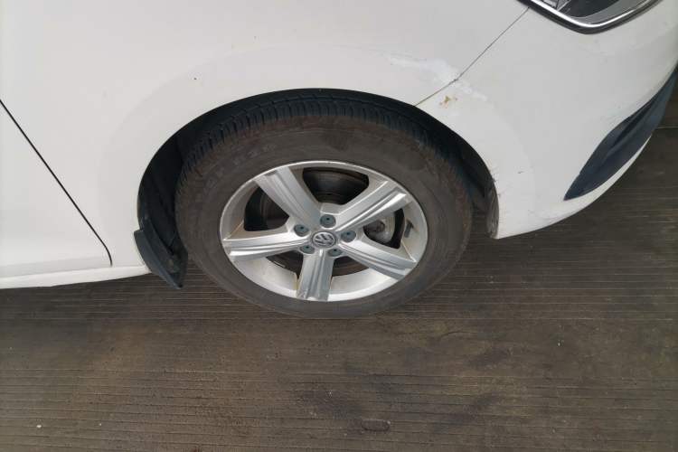 Used Volkswagen Santana 2015 Haval H6 1.6L Automatic Luxury Model Right Front Wheel Hub