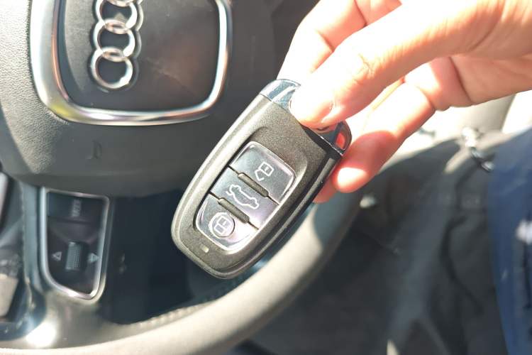 Used Audi A4L 2011 2.0 TFSI Comfort Model