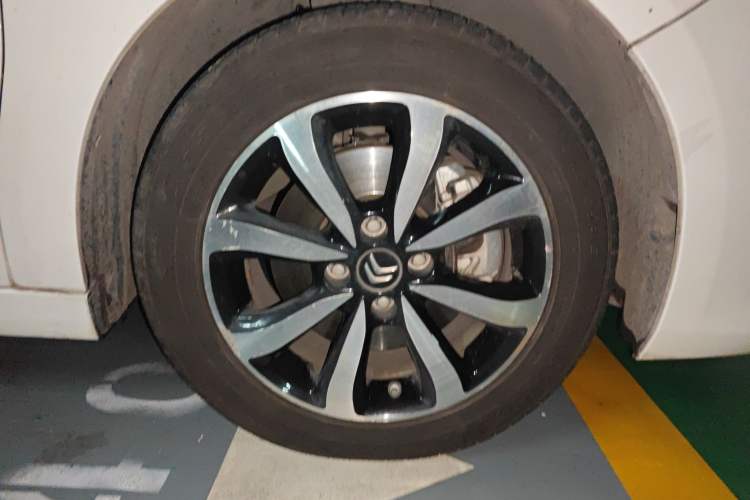 Used Citroen C4 Sega 2016 1.6L Automatic Luxury Model Right Front Wheel Hub