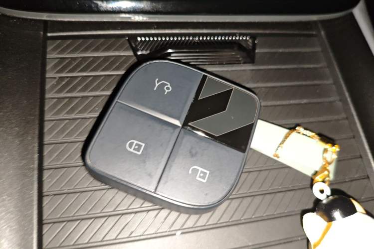 Used Lynk & Co 08 EM-P 2025 120km Long-Range Pro
