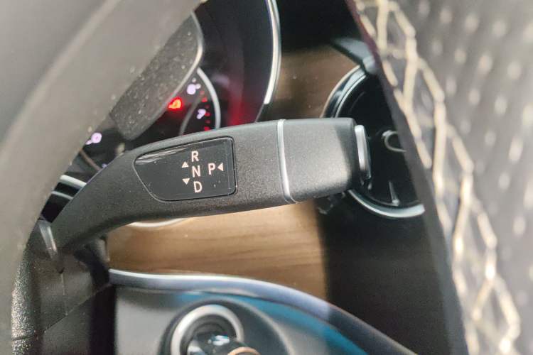 Used Mercedes-Benz V-Class 2022 V 260 L Long-wheelbase Luxury Edition Gear Lever