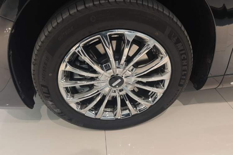 Used Wey Gaoshan 2025 Four-Wheel Drive Alpine 8
