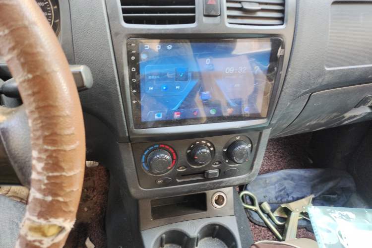 Used Dongfeng Fengon 330 2014 1.5L Manual Utility Version DK15 Audio And AC Panel