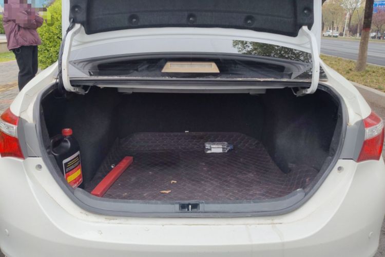 Used Toyota Corolla 2014 1.6L CVT GL-i Trunk