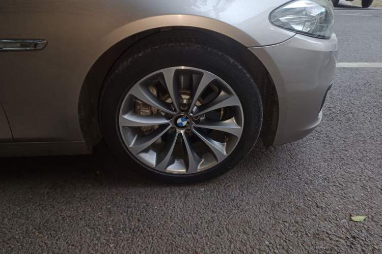 Used BMW 5 Series 2017 528Li Leading Model
