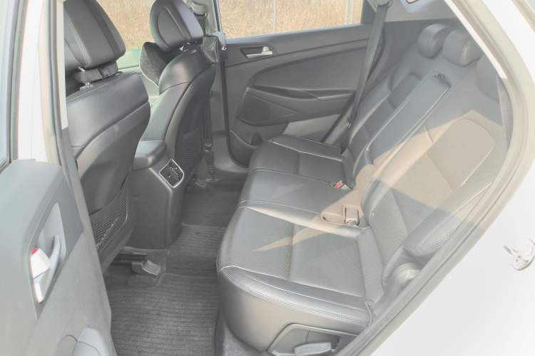 Used Hyundai Tucson 2015 1.6T Dual-Clutch Two-Wheel-Drive Leading Model