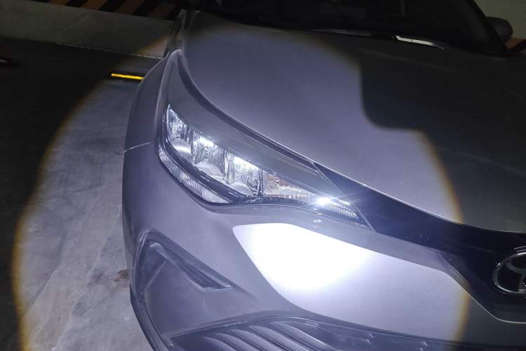 Used Toyota IZOA 2021 2.0L Enjoy Edition Right Front Headlight