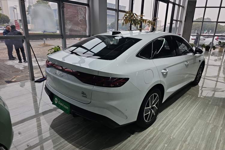 Used BYD Qin L 2025 DM-i Smart Drive 120KM Superior Model
