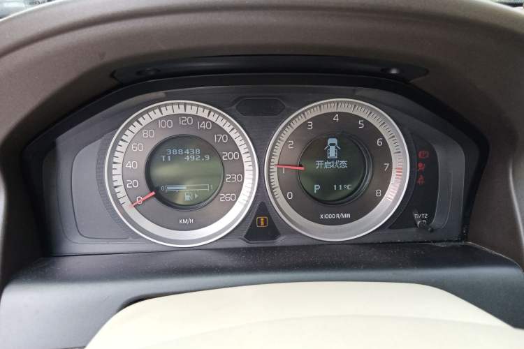 Used Volvo XC60 2011 2.0T Comfort Edition
