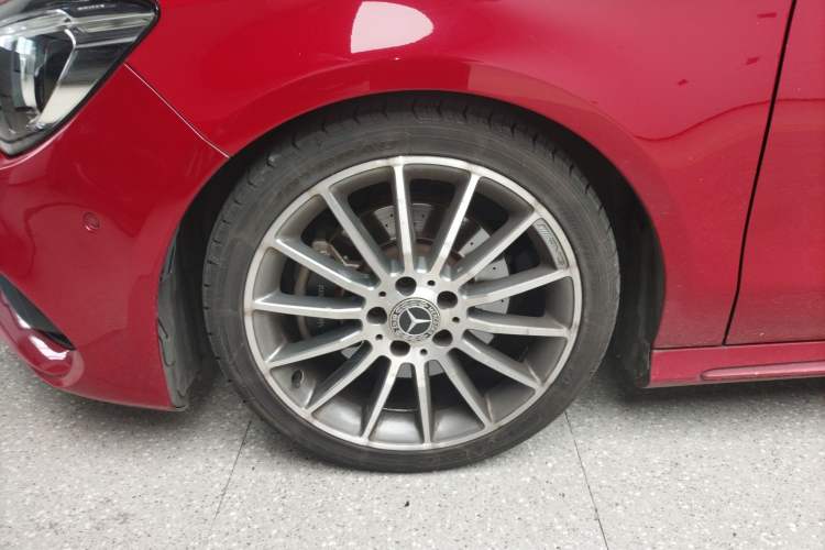Used Mercedes-Benz CLA 2018 CLA 220 4MATIC Left Front Wheel Hub