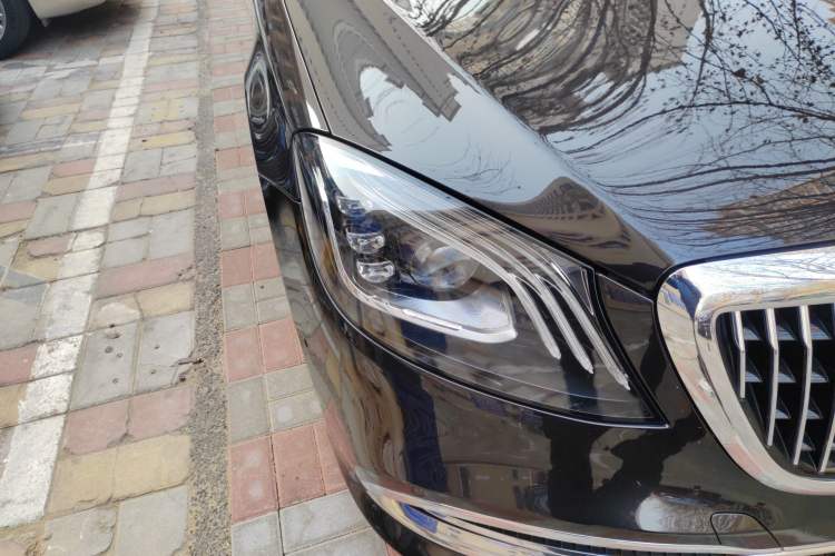 Used Mercedes-Benz Maybach S-Class 2020 S 450 4MATIC Collector's Edition Right Front Headlight