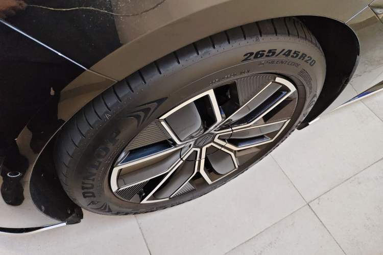 Used Avatr 12 2023 650 Three-Laser Four-Wheel Drive Performance Edition Left Front Wheel Hub