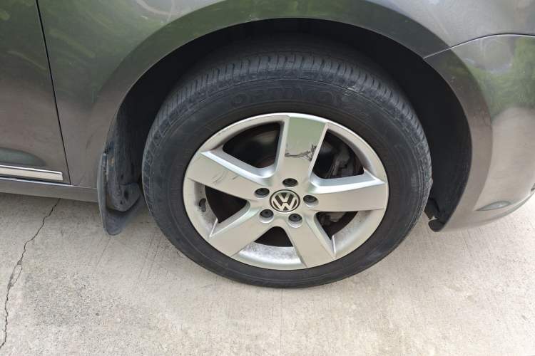 Used Volkswagen Touran 2013 1.4T DSG Comfort Edition 5-Seater Right Front Wheel Hub