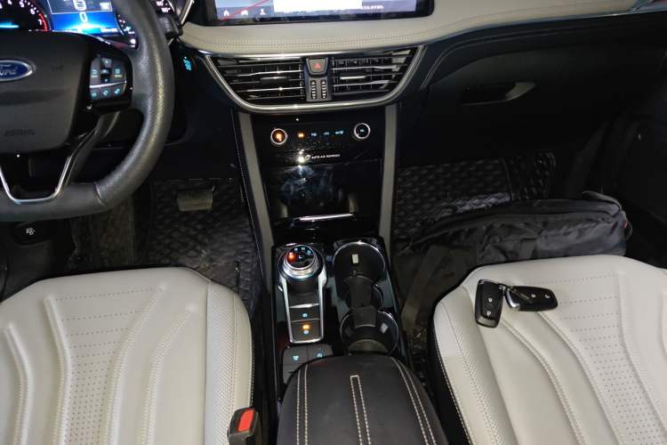 Used Ford Escape 2020 EcoBoost 245 Two-Wheel-Drive Titanium Edition Gear Lever