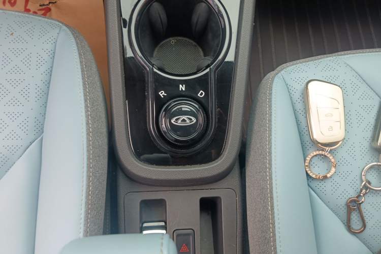 Used Chery QQ Little Ant 2023 251km True Love Edition Lithium Iron Phosphate Gear Lever