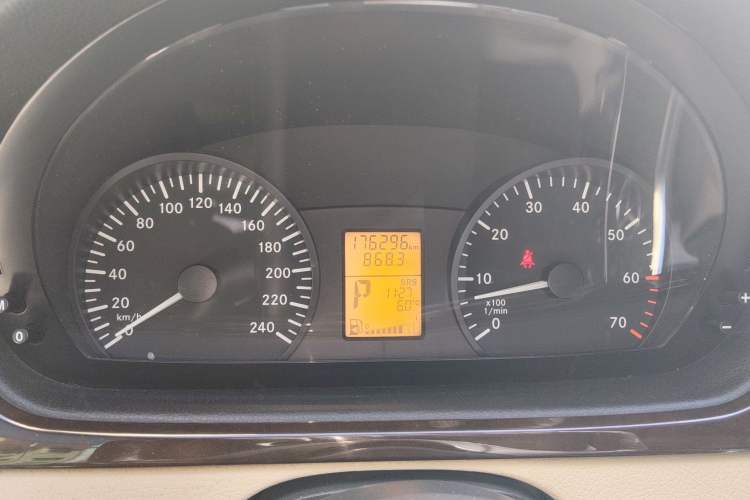 Used Mercedes-Benz Vito 2013 3.0L Elite Edition