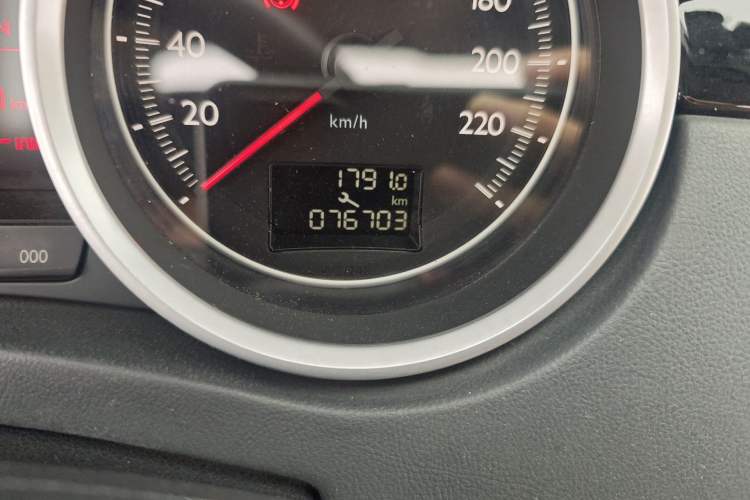 Used Peugeot 508 2012 2.0L Automatic Sunroof Classic Edition Odometer Close Up