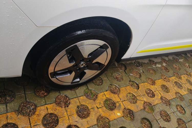 Used Dongfeng Aeolus E70 2023 Revised PRO Smart Drive Version
