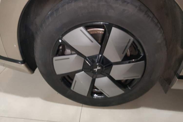 Used XPeng X9 2024 702 Ultra-Long Range Pro
