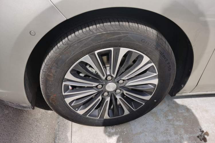 Used Buick GL8 2020 ES Land Cruiser 653T Luxury Model Left Front Wheel Hub