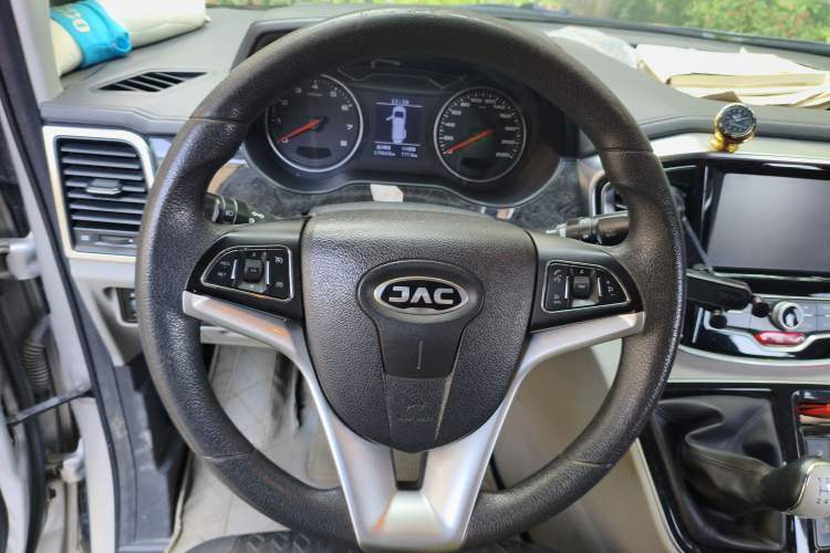 Used JAC Refine M4 2016 2.0L Manual Luxury Version