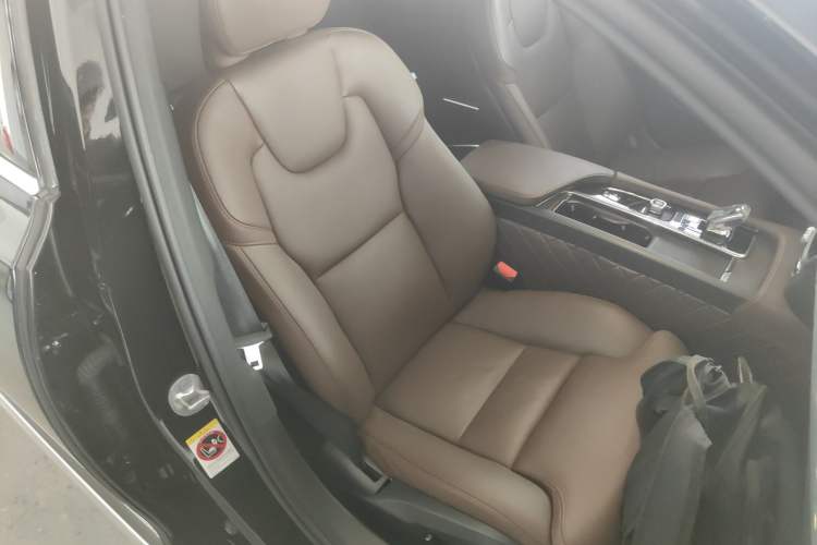 Used Volvo S90 2023 B5 Zhiyuan Luxury Edition
