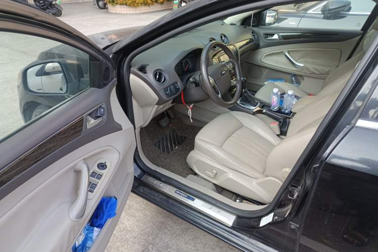 Used Ford Mondeo 2011 2.0L GTDi 200 Luxury Edition
