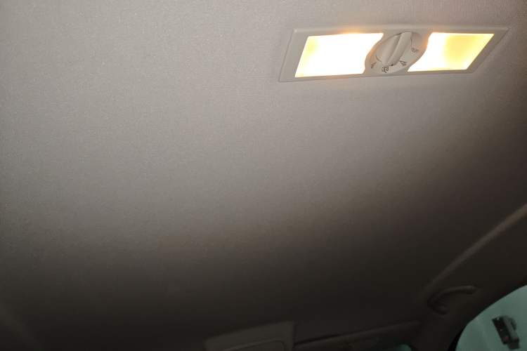 Used Volkswagen Tiguan 2016 300TSI Automatic Two-Wheel Drive Comfort Edition Headliner