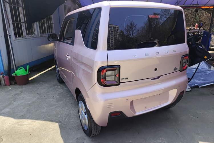 Used Geely Galaxy Panda 2023 Panda Mini 200km Endurance Bear
