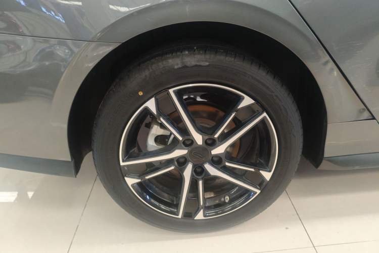 Used Geely Auto Binray 2022 Binrui COOL 1.5T DCT Electric Edition Right Rear Wheel Hub