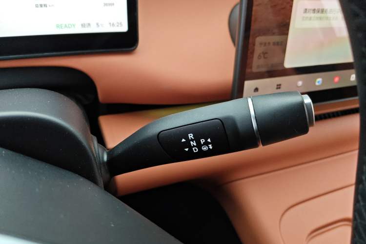 Used Leapmotor C10 2024 530 Smart Edition Gear Lever