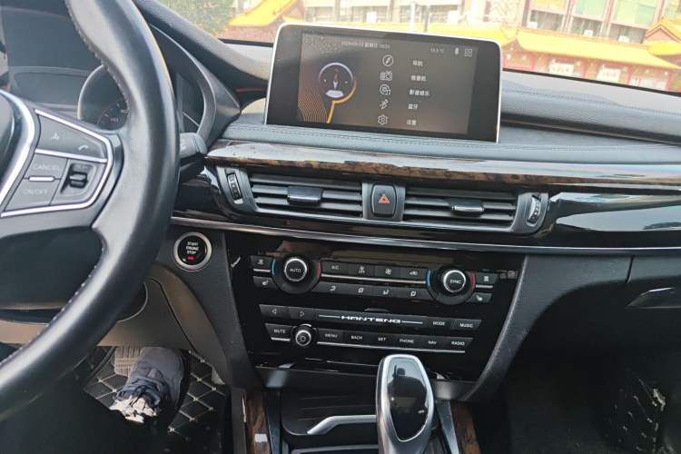 Used Hanteng X7 2016 2.0T DCT Luxury Edition Audio And AC Panel