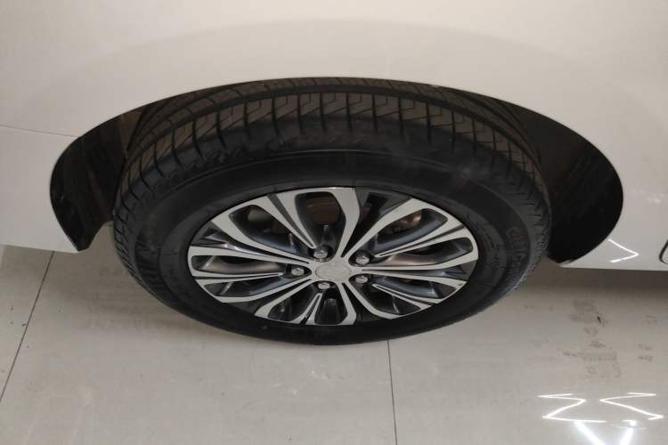 Used Buick GL8 2021 Land Cruiser Executive Class 652T Smart Luxury Model
