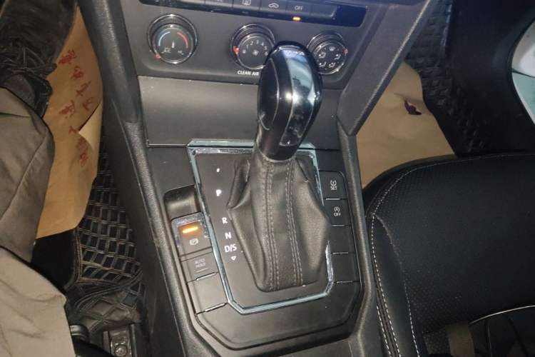 Used Volkswagen Lamando 2018 230TSI DSG Fashion Edition Gear Lever