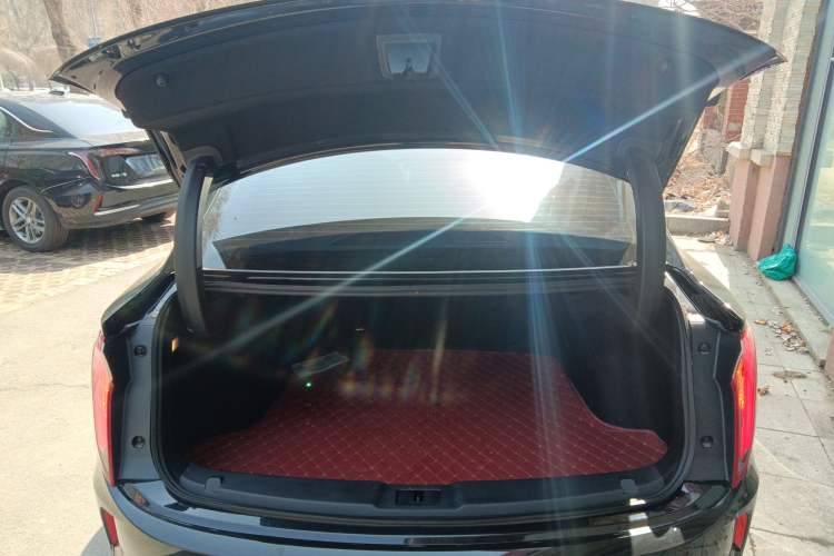 Used Hongqi E-QM5 2024 610 km PLUS Trunk